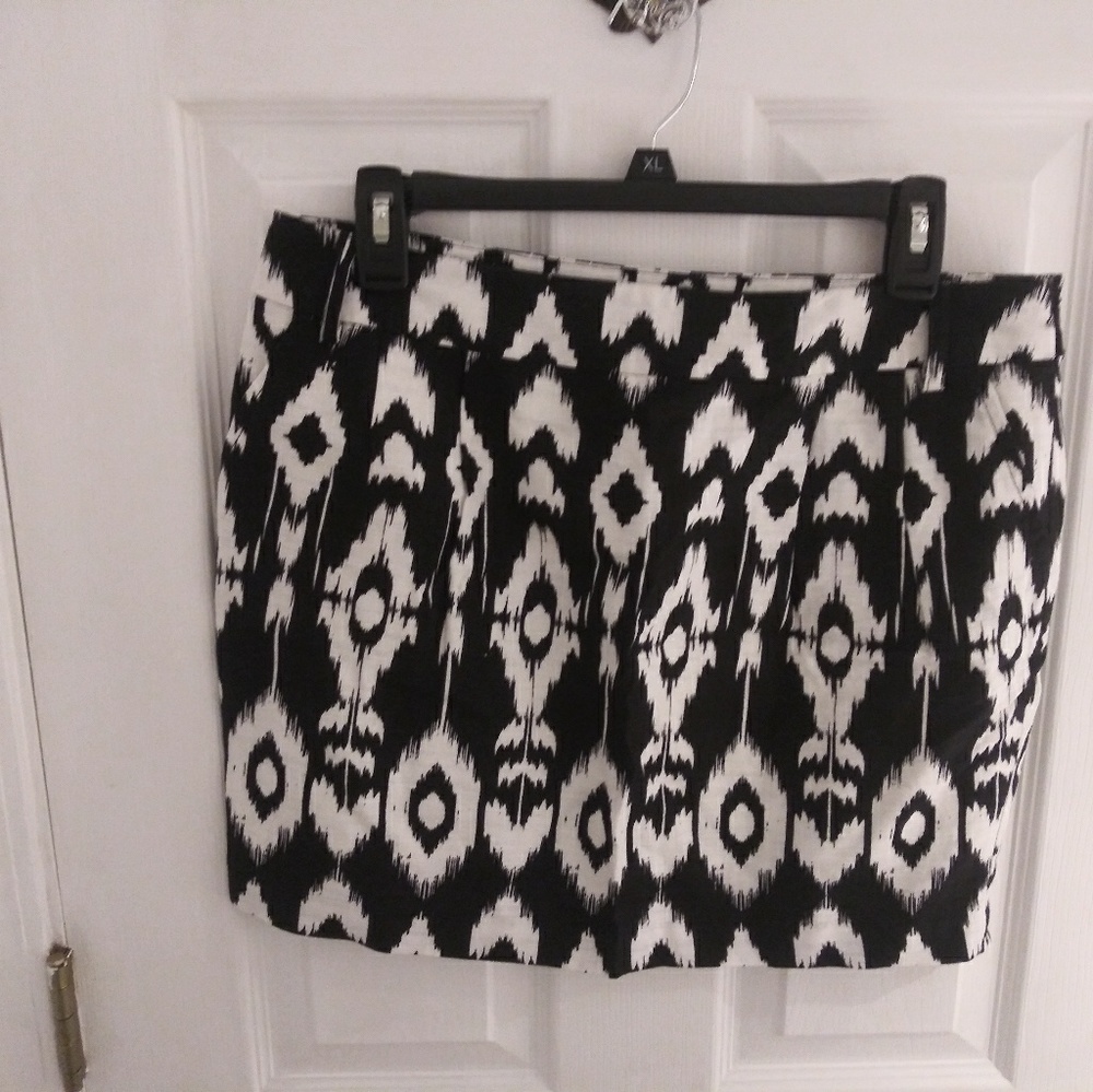 BNWT Black And White Mini Skirt